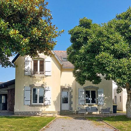 Nice Home In Pont-Aven With Kitchen Exterior photo