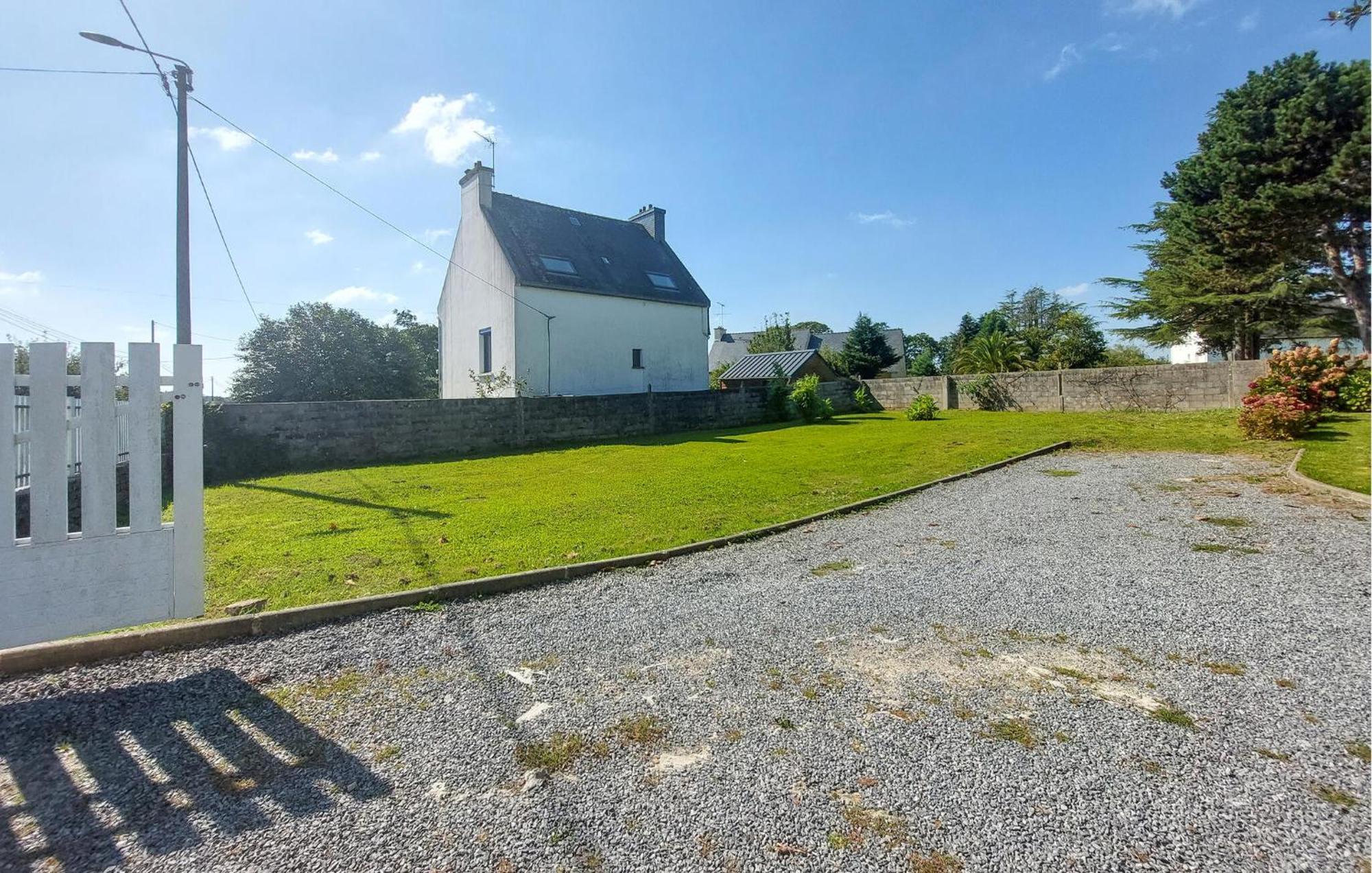 Nice Home In Pont-Aven With Kitchen Exterior photo