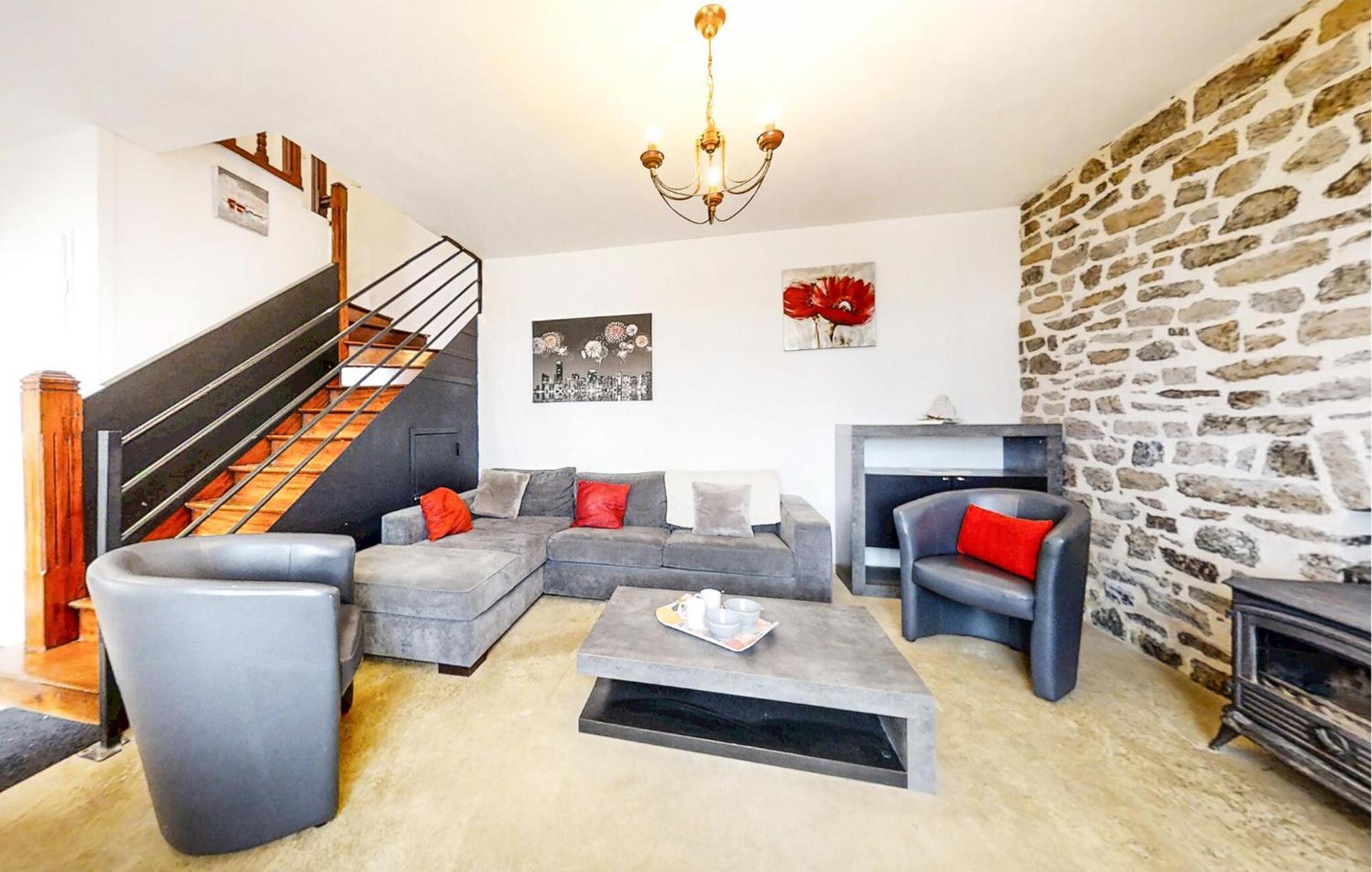 Nice Home In Pont-Aven With Kitchen Exterior photo