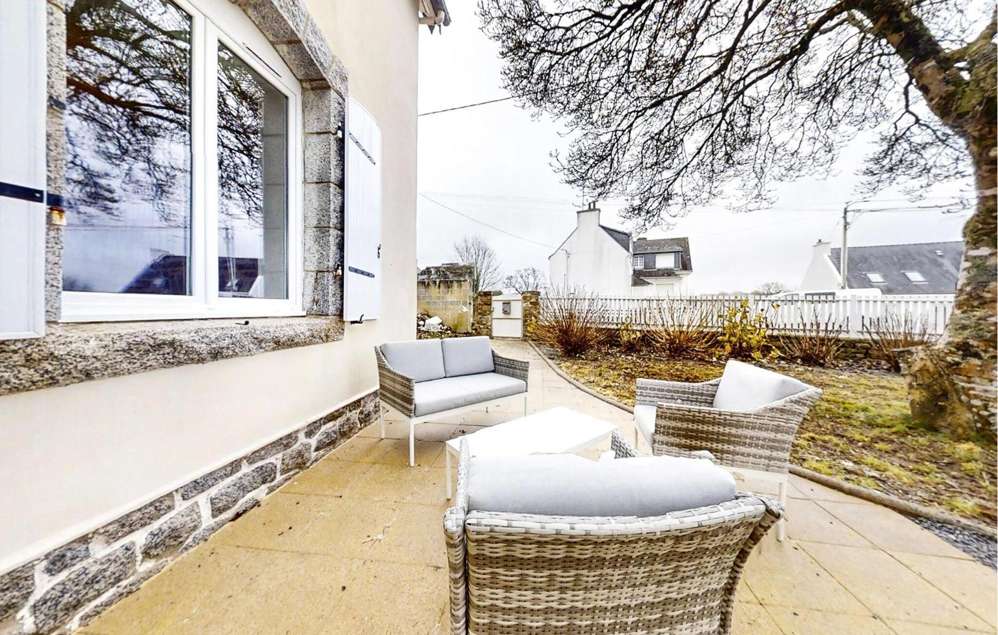Nice Home In Pont-Aven With Kitchen Exterior photo