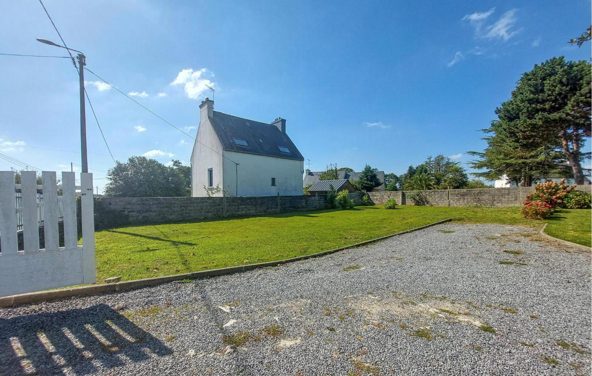 Nice Home In Pont-Aven With Kitchen Exterior photo